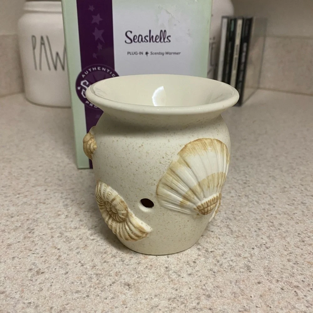 New Scentsy Seashells Wall Plug-In Wax Warmer | Coastal Beach Decor | Nautical